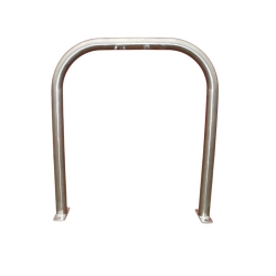 Imagen general del aro para bicicletas sobre platinas en acero galvanizado H900 mm