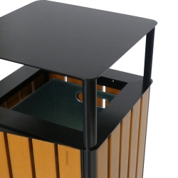 Zoom 2 de la papelera urbana efecto madera KOA 60L