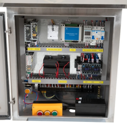 Vista del interior de la unidad de control para bolardo escamoteable