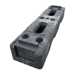 Vista 3/4 de la base de obra con diferentes perforaciones PVC 16 Kg